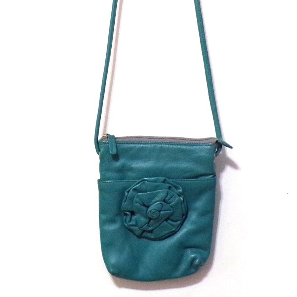iLi New York Turquoise 3D Flower Crossbody Bag‎ Soft Faux Leather Zipper Closure